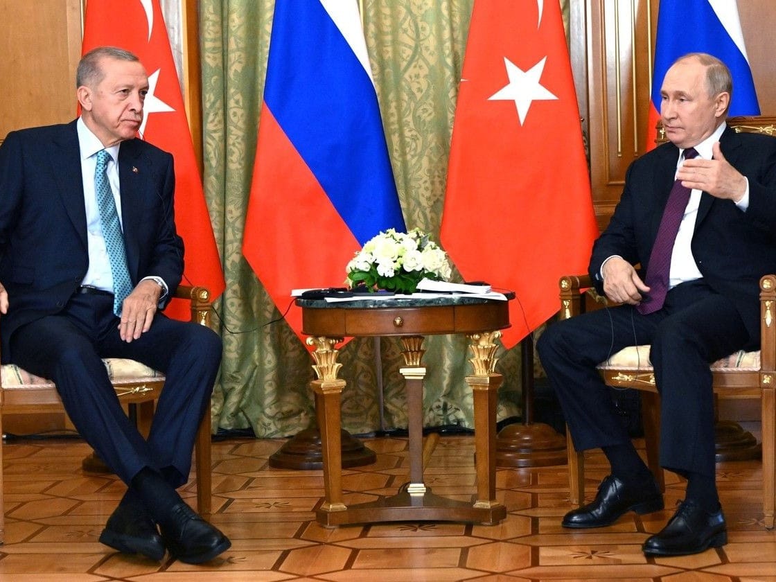 Vladimir Putin, right, hosts Recep Tayyip Erdoğan in Sochi